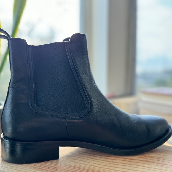 Thursday Boot Company 'Duchess' black leather bootie, Women's size 9 - Picture 4 of 7